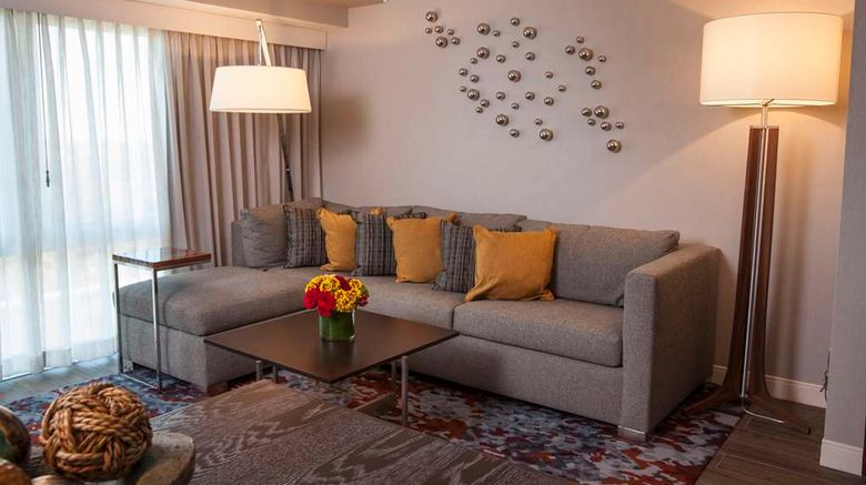 <b>Hyatt Regency Sacramento Suite</b>. Images powered by <a href="https://iceportal.shijigroup.com/" title="IcePortal" target="_blank">IcePortal</a>.