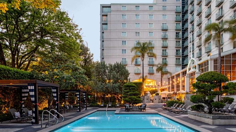 <b>Hyatt Regency Sacramento Pool</b>. Images powered by <a href="https://iceportal.shijigroup.com/" title="IcePortal" target="_blank">IcePortal</a>.