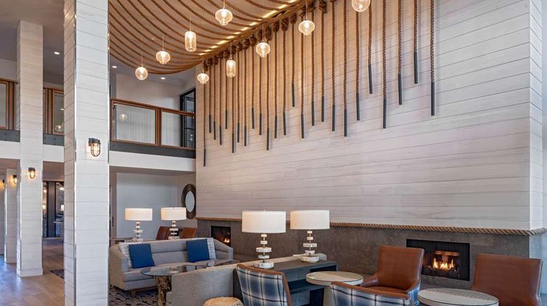 <b>Hyatt Regency Mission Bay Spa And Marina Lobby</b>. Images powered by <a href="https://iceportal.shijigroup.com/" title="IcePortal" target="_blank">IcePortal</a>.
