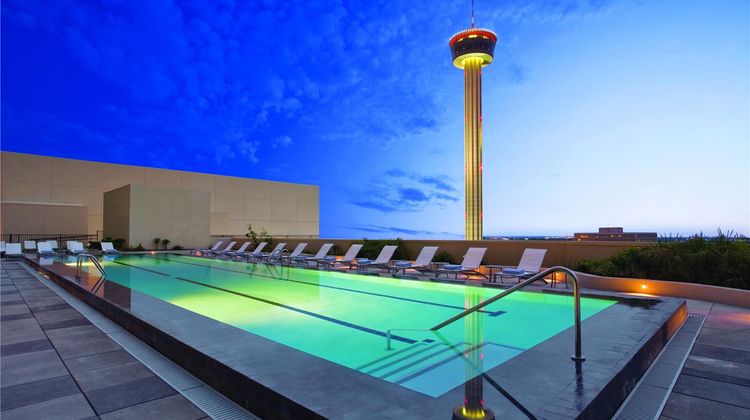 Grand Hyatt San Antonio Pool