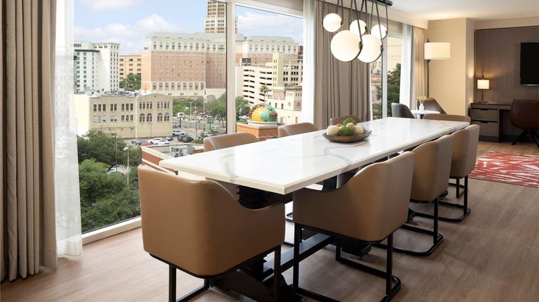 <b>Hyatt Regency San Antonio Riverwalk Suite</b>. Images powered by <a href="https://iceportal.shijigroup.com/" title="IcePortal" target="_blank">IcePortal</a>.