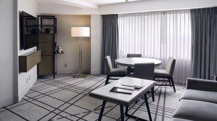 Hyatt Regency Louisville Suite