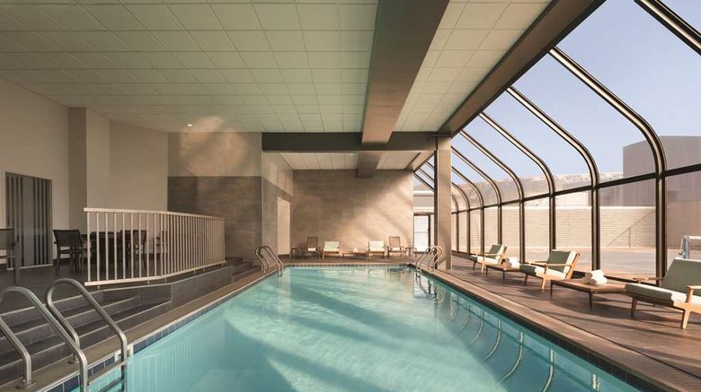 <b>Hyatt Regency Louisville Pool</b>. Images powered by <a href="https://iceportal.shijigroup.com/" title="IcePortal" target="_blank">IcePortal</a>.