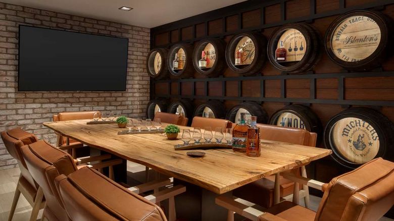 <b>Hyatt Regency Louisville Restaurant</b>. Images powered by <a href="https://iceportal.shijigroup.com/" title="IcePortal" target="_blank">IcePortal</a>.