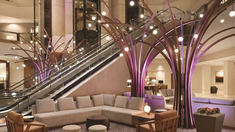 <b>Hyatt Regency Louisville Lobby</b>. Images powered by <a href="https://iceportal.shijigroup.com/" title="IcePortal" target="_blank">IcePortal</a>.