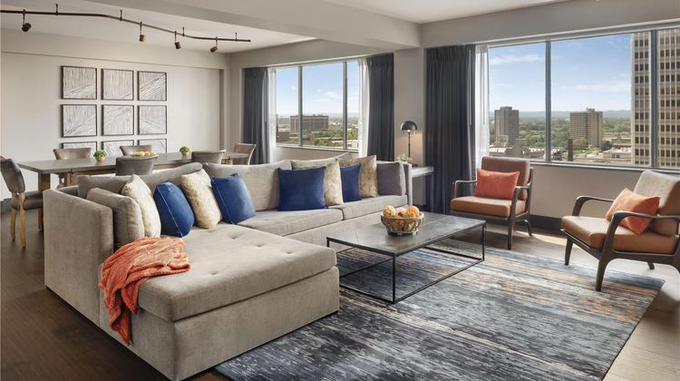 Hyatt Regency Louisville Suite