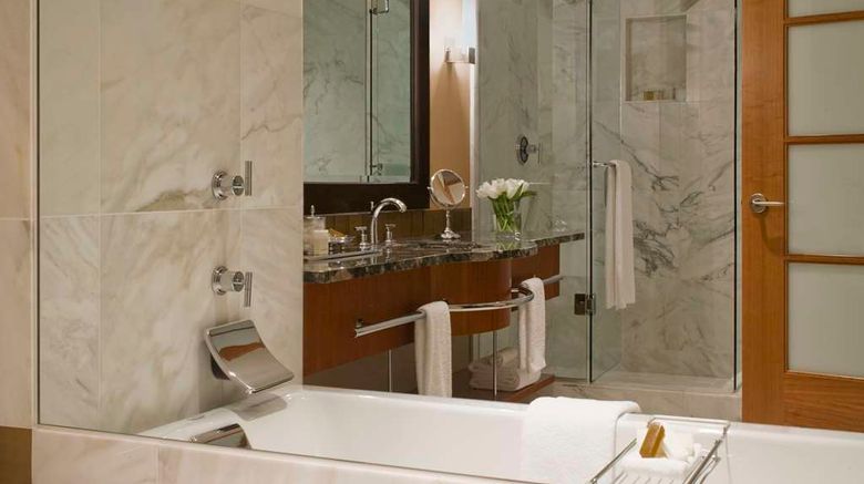 <b>Grand Hyatt Seattle Room</b>. Images powered by <a href="https://iceportal.shijigroup.com/" title="IcePortal" target="_blank">IcePortal</a>.