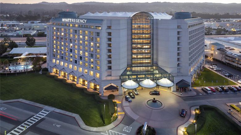 <b>Hyatt Regency San Francisco Airport Exterior</b>. Images powered by <a href="https://iceportal.shijigroup.com/" title="IcePortal" target="_blank">IcePortal</a>.