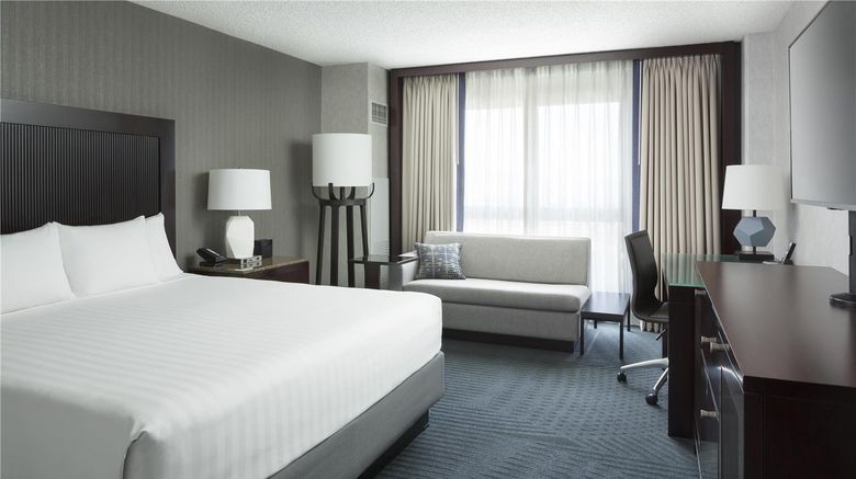 <b>Hyatt Regency San Francisco Airport Room</b>. Images powered by <a href="https://iceportal.shijigroup.com/" title="IcePortal" target="_blank">IcePortal</a>.