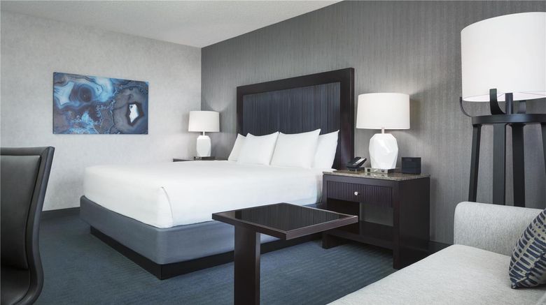 <b>Hyatt Regency San Francisco Airport Room</b>. Images powered by <a href="https://iceportal.shijigroup.com/" title="IcePortal" target="_blank">IcePortal</a>.