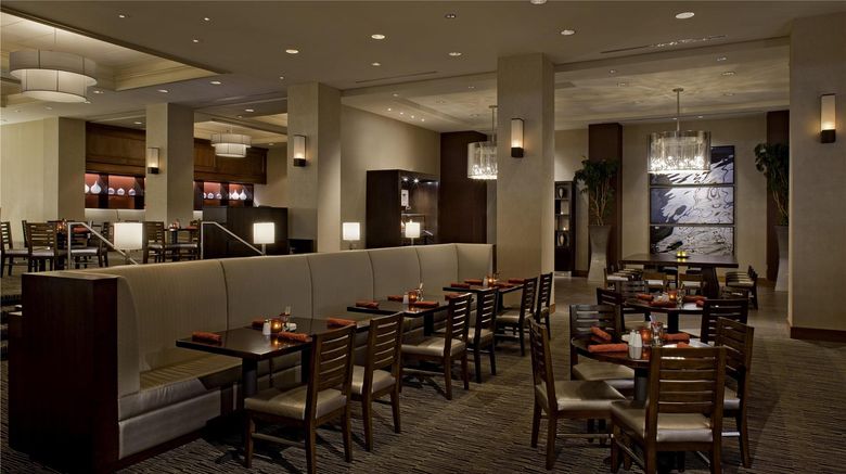 <b>Hyatt Regency St. Louis at the Arch Restaurant</b>. Images powered by <a href="https://iceportal.shijigroup.com/" title="IcePortal" target="_blank">IcePortal</a>.