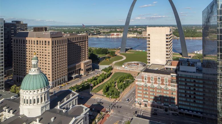 Hyatt Regency St. Louis at the Arch Exterior. Images powered by <a href="https://iceportal.shijigroup.com" target="_blank" rel="noopener">Ice Portal</a>.