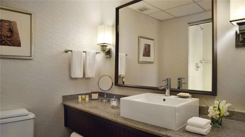 <b>Hyatt Regency St. Louis at the Arch Room</b>. Images powered by <a href="https://iceportal.shijigroup.com/" title="IcePortal" target="_blank">IcePortal</a>.