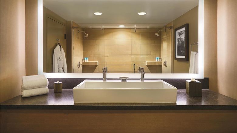 <b>Hyatt Regency Lake Tahoe Resort, Spa Room</b>. Images powered by <a href="https://iceportal.shijigroup.com/" title="IcePortal" target="_blank">IcePortal</a>.