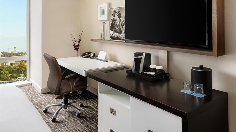 <b>Hyatt Centric Arlington Room</b>. Images powered by <a href="https://iceportal.shijigroup.com/" title="IcePortal" target="_blank">IcePortal</a>.