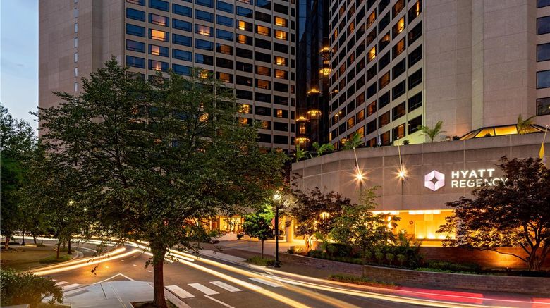 <b>Hyatt Regency Crystal City at DCA Arpt Exterior</b>. Images powered by <a href="https://iceportal.shijigroup.com/" title="IcePortal" target="_blank">IcePortal</a>.
