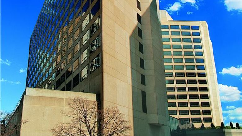 <b>Hyatt Regency Crystal City at DCA Arpt Exterior</b>. Images powered by <a href="https://iceportal.shijigroup.com/" title="IcePortal" target="_blank">IcePortal</a>.