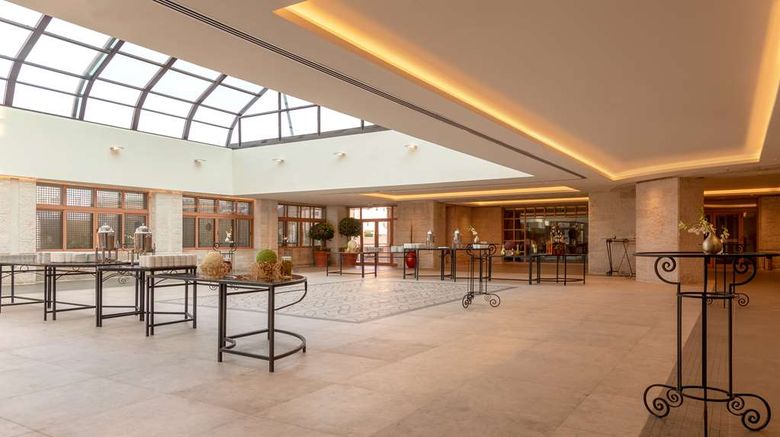 <b>Grand Hyatt Amman Lobby</b>. Images powered by <a href="https://iceportal.shijigroup.com/" title="IcePortal" target="_blank">IcePortal</a>.