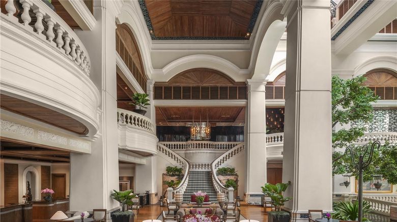 <b>Grand Hyatt Erawan Bangkok Lobby</b>. Images powered by <a href="https://iceportal.shijigroup.com/" title="IcePortal" target="_blank">IcePortal</a>.