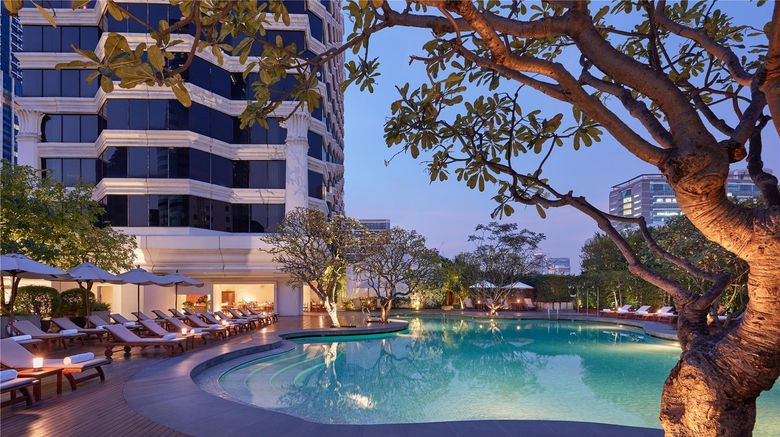 <b>Grand Hyatt Erawan Bangkok Pool</b>. Images powered by <a href="https://iceportal.shijigroup.com/" title="IcePortal" target="_blank">IcePortal</a>.