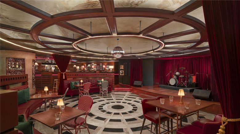<b>Grand Hyatt Erawan Bangkok Restaurant</b>. Images powered by <a href="https://iceportal.shijigroup.com/" title="IcePortal" target="_blank">IcePortal</a>.