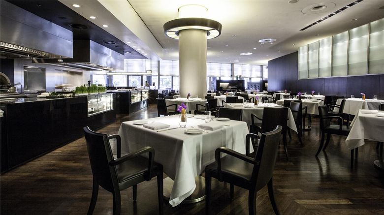 <b>Grand Hyatt Berlin Restaurant</b>. Images powered by <a href="https://iceportal.shijigroup.com/" title="IcePortal" target="_blank">IcePortal</a>.