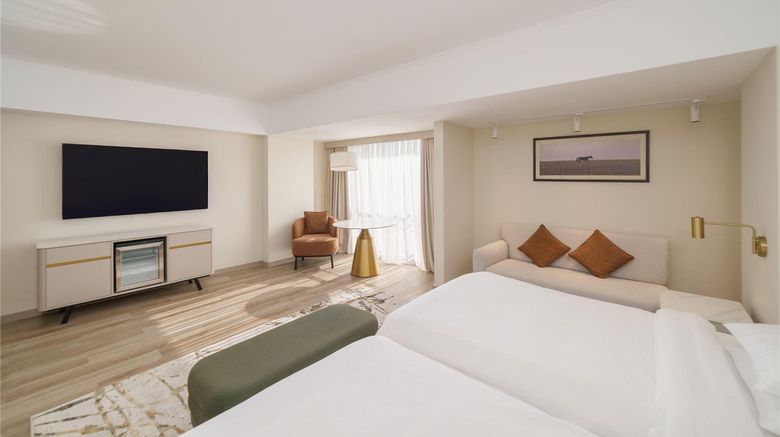 <b>Hyatt Regency Bishkek Room</b>. Images powered by <a href="https://iceportal.shijigroup.com/" title="IcePortal" target="_blank">IcePortal</a>.
