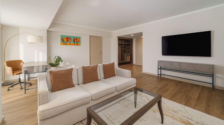<b>Hyatt Regency Bishkek Suite</b>. Images powered by <a href="https://iceportal.shijigroup.com/" title="IcePortal" target="_blank">IcePortal</a>.