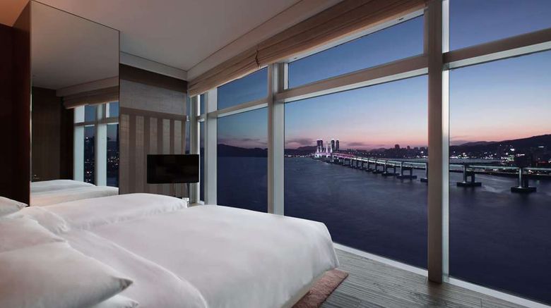 <b>Park Hyatt Busan Suite</b>. Images powered by <a href="https://iceportal.shijigroup.com/" title="IcePortal" target="_blank">IcePortal</a>.
