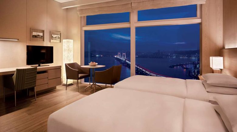 <b>Park Hyatt Busan Room</b>. Images powered by <a href="https://iceportal.shijigroup.com/" title="IcePortal" target="_blank">IcePortal</a>.
