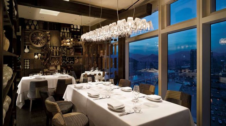 <b>Park Hyatt Busan Restaurant</b>. Images powered by <a href="https://iceportal.shijigroup.com/" title="IcePortal" target="_blank">IcePortal</a>.