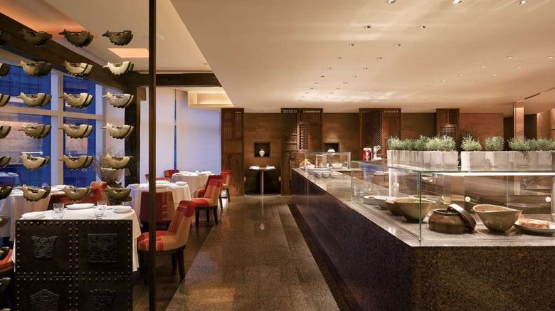 <b>Park Hyatt Busan Restaurant</b>. Images powered by <a href="https://iceportal.shijigroup.com/" title="IcePortal" target="_blank">IcePortal</a>.