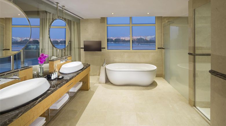 <b>Grand Hyatt Doha Hotel & Villas Room</b>. Images powered by <a href="https://iceportal.shijigroup.com/" title="IcePortal" target="_blank">IcePortal</a>.