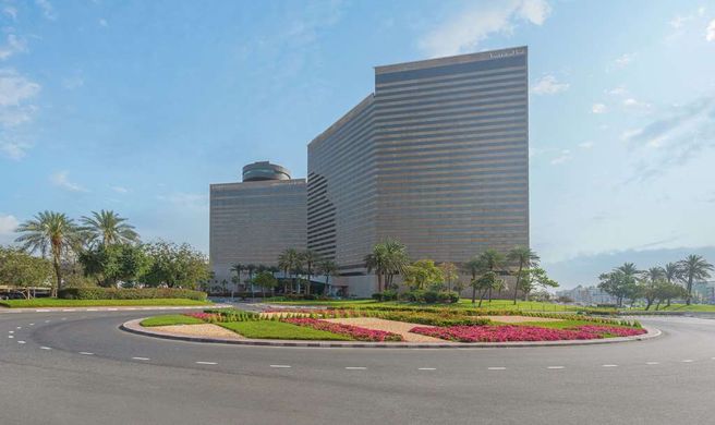 Hyatt Regency Dubai & Galleria Exterior