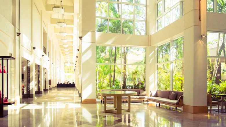 <b>Hyatt Regency Guam Lobby</b>. Images powered by <a href="https://iceportal.shijigroup.com/" title="IcePortal" target="_blank">IcePortal</a>.