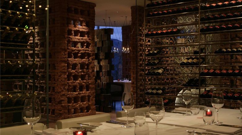 <b>Hyatt Regency Hakone Resort & Spa Restaurant</b>. Images powered by <a href="https://iceportal.shijigroup.com/" title="IcePortal" target="_blank">IcePortal</a>.