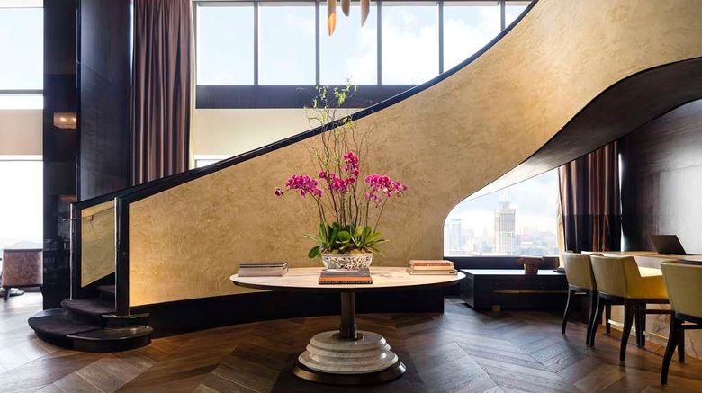 <b>Grand Hyatt Hong Kong Restaurant</b>. Images powered by <a href="https://iceportal.shijigroup.com/" title="IcePortal" target="_blank">IcePortal</a>.
