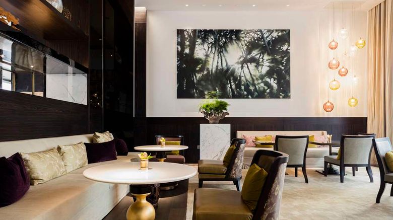 <b>Grand Hyatt Hong Kong Restaurant</b>. Images powered by <a href="https://iceportal.shijigroup.com/" title="IcePortal" target="_blank">IcePortal</a>.