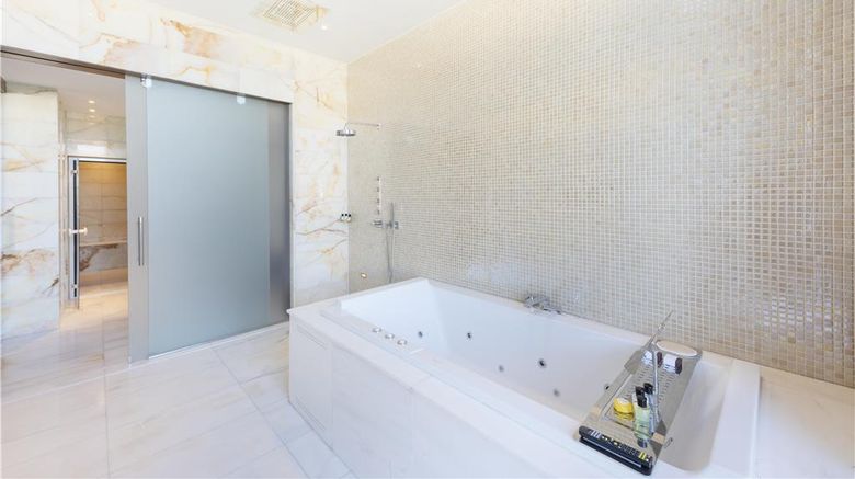 <b>Park Hyatt Istanbul - Macka Palas Room</b>. Images powered by <a href="https://iceportal.shijigroup.com/" title="IcePortal" target="_blank">IcePortal</a>.