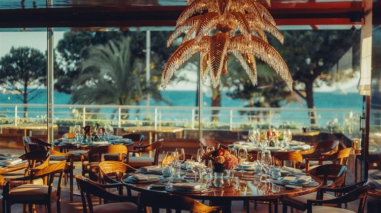 Hotel Martinez Restaurant