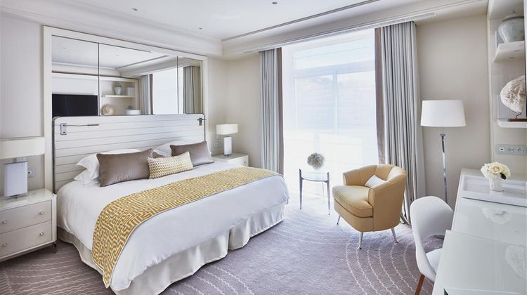 Hotel Martinez Room