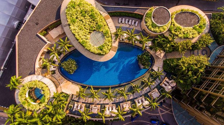 <b>Grand Hyatt Kuala Lumpur Pool</b>. Images powered by <a href="https://iceportal.shijigroup.com/" title="IcePortal" target="_blank">IcePortal</a>.