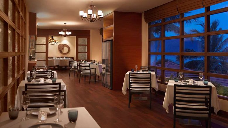 <b>Hyatt Regency Kuantan Resort Restaurant</b>. Images powered by <a href="https://iceportal.shijigroup.com/" title="IcePortal" target="_blank">IcePortal</a>.
