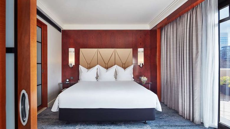 <b>Park Hyatt Melbourne Suite</b>. Images powered by <a href="https://iceportal.shijigroup.com/" title="IcePortal" target="_blank">IcePortal</a>.