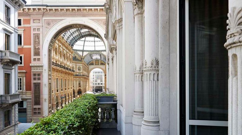 <b>Park Hyatt Milan Suite</b>. Images powered by <a href="https://iceportal.shijigroup.com/" title="IcePortal" target="_blank">IcePortal</a>.