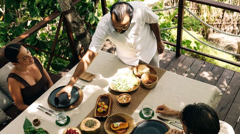 <b>Park Hyatt Maldives Hadahaa Restaurant</b>. Images powered by <a href="https://iceportal.shijigroup.com/" title="IcePortal" target="_blank">IcePortal</a>.