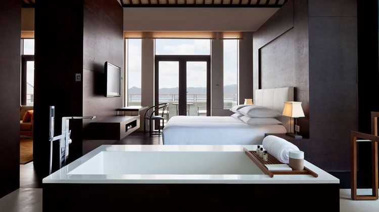 Park Hyatt Ningbo Resort and Spa Suite