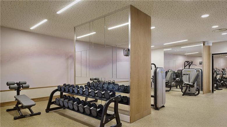 <b>Hyatt Regency Paris Etoile Health</b>. Images powered by <a href="https://iceportal.shijigroup.com/" title="IcePortal" target="_blank">IcePortal</a>.