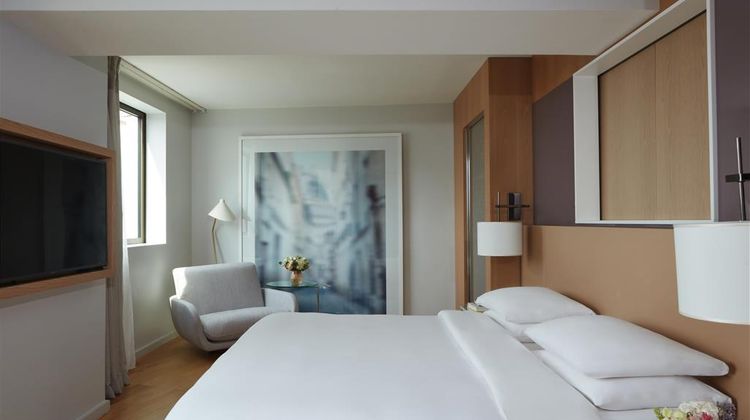 Hyatt Regency Paris Etoile Suite
