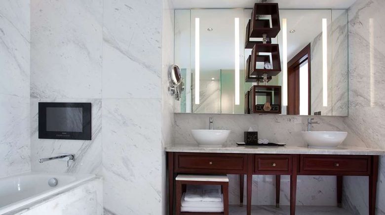 <b>Park Hyatt Siem Reap Room</b>. Images powered by <a href="https://iceportal.shijigroup.com/" title="IcePortal" target="_blank">IcePortal</a>.